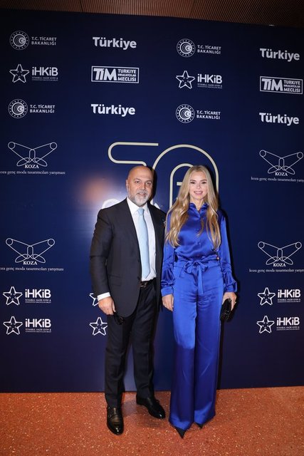 İHKİB YÖNETİM KURULU ÜYESİ VE JÜRİ BAŞKANI NEJDET AYAYDIN VE EŞİ EMEL AYAYDIN