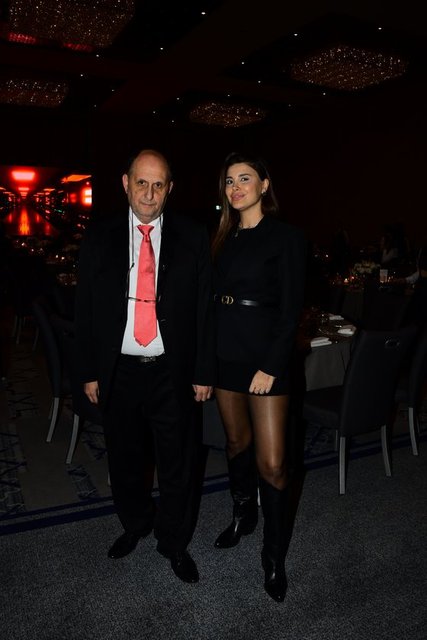 METİN SÜRÜR, SEÇİL KARAKAŞ