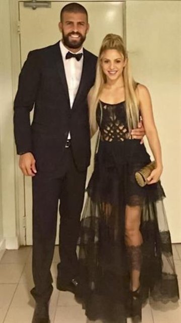 SHAKIRA, PIQUE