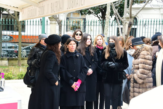 ZEYNEP ÜSTÜNEL