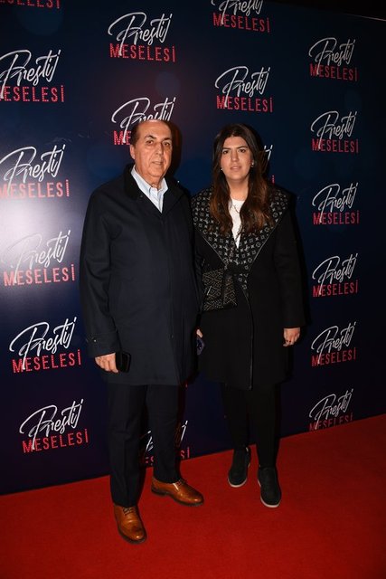 PROF. DR. AYDIN AYAYDIN VE KIZI DERYA AYAYDIN'DA GALADA FİLMİ İZLEDİLER.