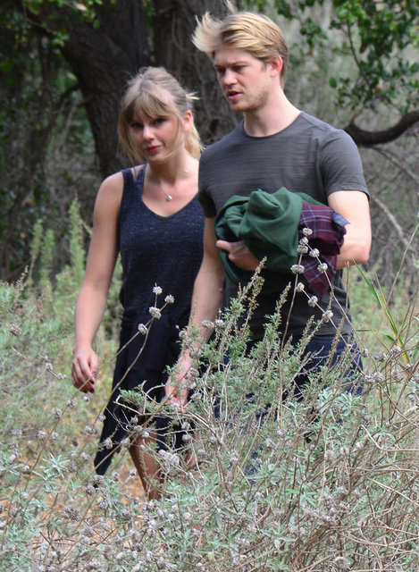 TAYLOR SWIFT, JOE ALWYN
