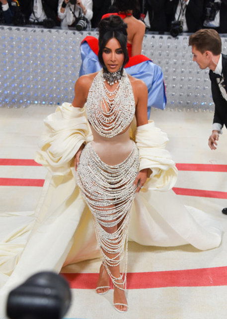 KIM KARDASHIAN