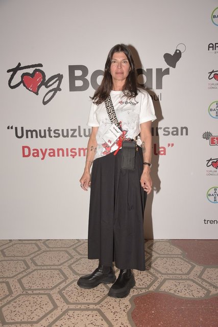 ZEYNEP ÜSTÜNEL