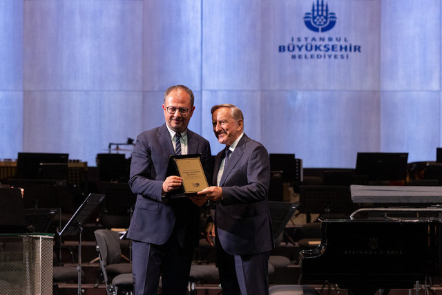 MURAT ABBAS, BÜLENT ECZACIBAŞI