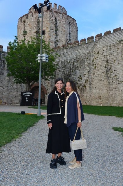 ZEYNEP ÜSTÜNEL, İDİL ATAKOL