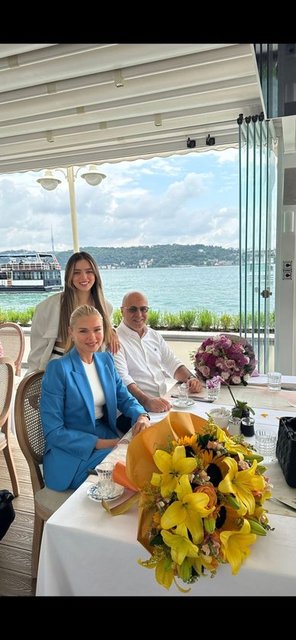 İŞ İNSANI NEJDET AYAYDIN AİLECE BABALAR GÜNÜ'NÜ KUTLADI.
