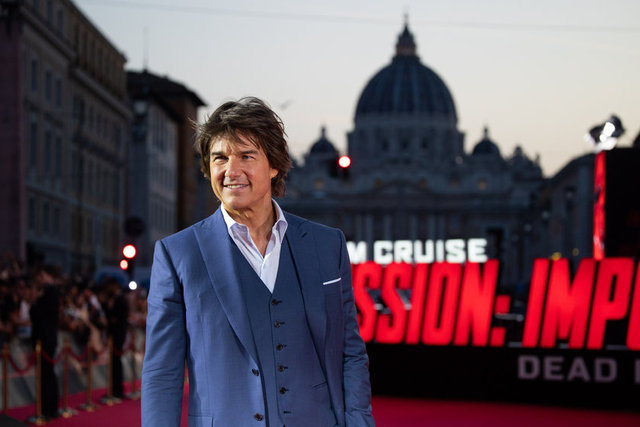 TOM CRUISE