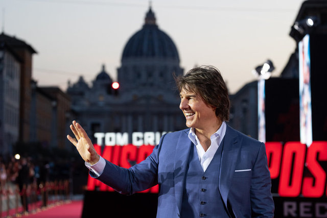 TOM CRUISE