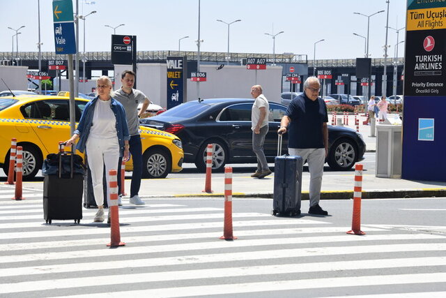 TURGUT YILMAZ EŞİ CLAUDIA YILMAZ İLE BAYRAMI TOKYO'DA GEÇİRECEK.