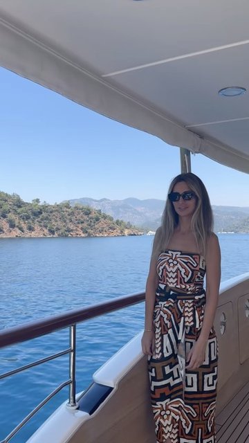 BEYZA UYANOĞLU GÖCEK'TEKİ TATİLİNDEN KARELER PAYLAŞTI.