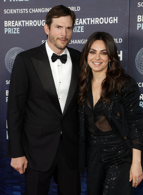 MILA KUNIS-ASHTON KUTCHER
