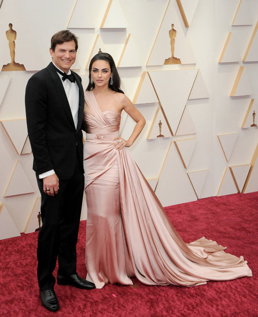 MILA KUNIS-ASHTON KUTCHER