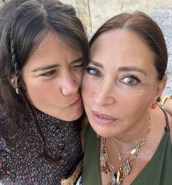 AYŞE BOYNER ANNESİ BİLGÜN DERELİ İLE BİRLİKTE TATİLE ÇIKTI