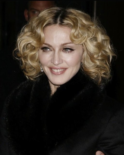 ŞARKICI MADONNA'NIN 15 TEMMUZ'DA BAŞLAYACAK OLAN DÜNYA TURNESİ ERTELENDİ.