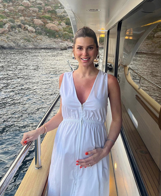 NAZLI SABANCI BODRUM'DAKİ TEKNE TATİLİNİ SOSYAL MEDYA HESABINDAN PAYLAŞTI.
