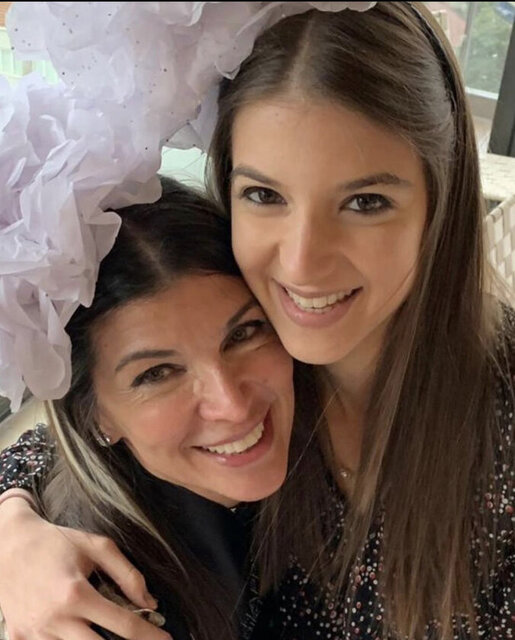 ZEYNEP ÜSTÜNEL KIZI MERVE'YE SÜRPRİZ HAZIRLADI