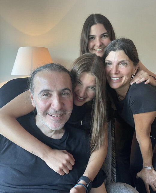 HALDUN VE ZEYNEP ÜSTÜNEL ÇİFTİ KIZLARI MERVE'NİN DOĞUM GÜNÜNÜ KUTLADILAR