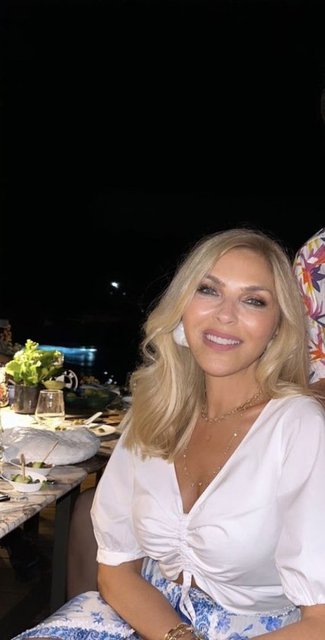 ARZU SABANCI PARTİYE KATILDI
