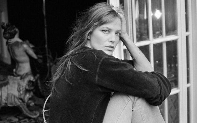 SAĞLIK SORUNLARI YAŞAYAN EFSANEVİ ŞARKICI VE OYUNCU JANE BIRKIN, FRANSA'DAKİ EVİNDE ÖLÜ BULUNDU