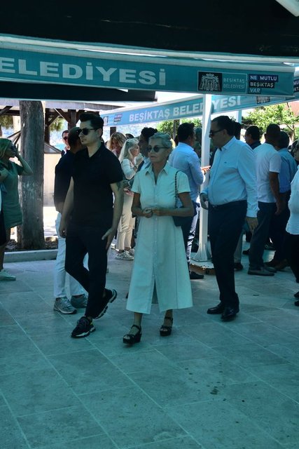 ENDER MERMERCİ ÖZTARHAN AİLESİNİ YALNIZ BIRAKMADI.