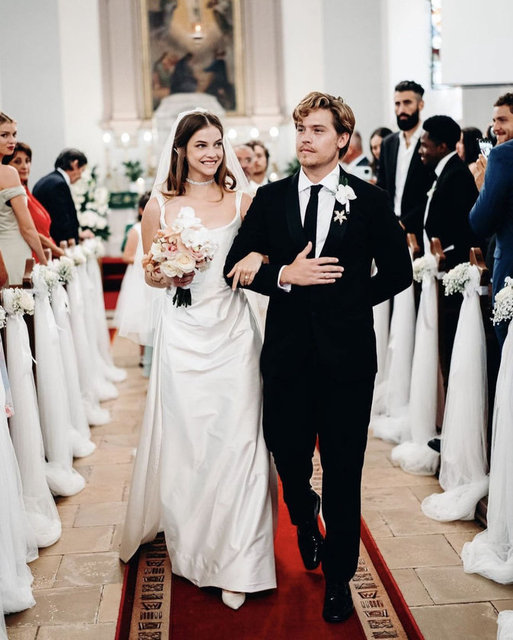 ÜNLÜ MODEL BARBARA PALVIN VE OYUNCU DYLAN SPROUSE DÜNYAEVİNE GİRDİ.
