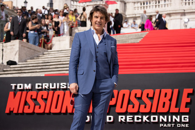 TOM CRUISE