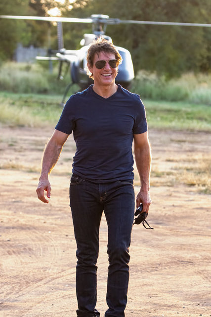TOM CRUISE