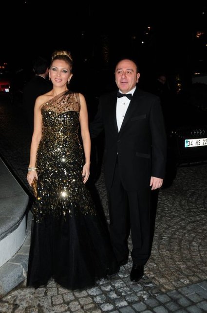 ÖMER -ARZU SABANCI -  