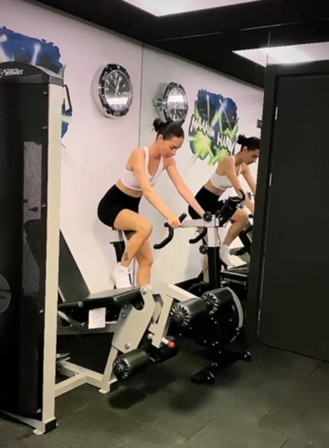 YASEMİN ÖZİLHAN SIK SIK SPOR YAPTIĞI ANLARI TAKİPÇİLERİYLE PAYLAŞIYOR