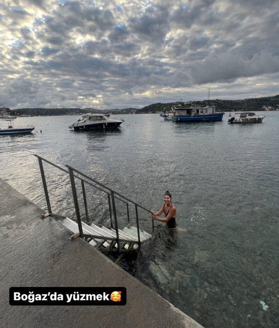 ZEYNEP ÜSTÜNEL BOĞAZ'DA DENİZE GİRDİ.