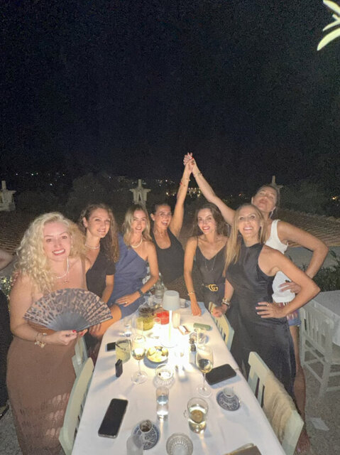 SİNAN-MELDA KOSİF, MEHMET-HANDE GAMGAM, UMUT-FULYA ÖZKANCA, CİHAN-HALE KOSİF VE ERDİNÇ ACAR YALIKAVAKTA BULUŞTU.