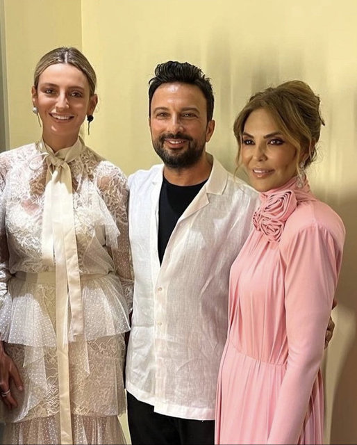 BEYZA UYANOĞLU VE FERYAL GÜLMAN MEGASTAR TARKAN'I MONAKO'DAKİ KULİSİNDE ZİYARET ETTİ.