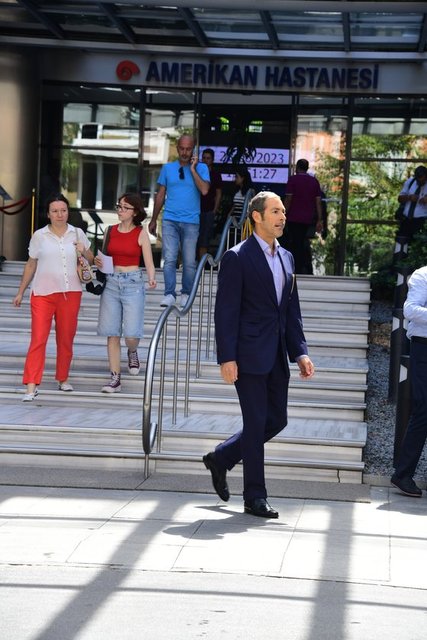 AKKÖK HOLDİNG YÖNETİM KURULU ÜYESİ RAİF DİNÇKÖK ALİ VE VUSLAT DOĞAN SABANCI'NIN SON DURUMLARI HAKKINDA BİLGİ ALDI.