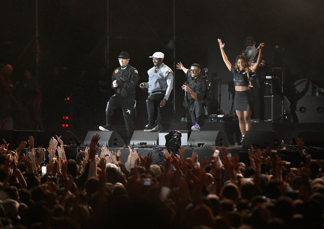 BLACK EYED PEAS