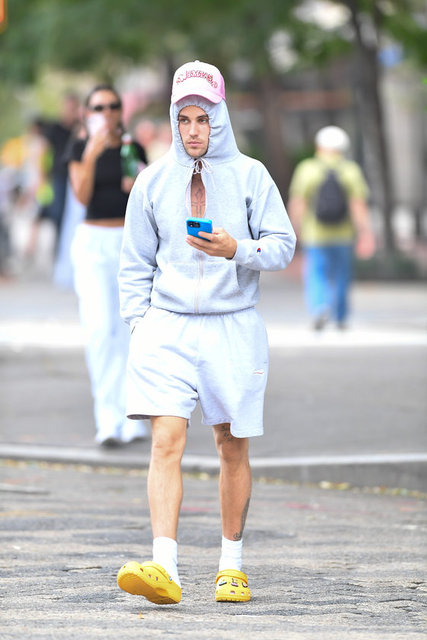 JUSTIN BIEBER