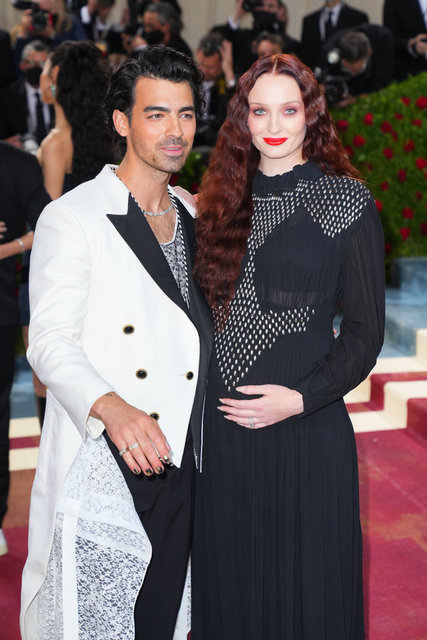 SOPHIE TURNER, JOE JONAS