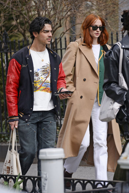 SOPHIE TURNER, JOE JONAS