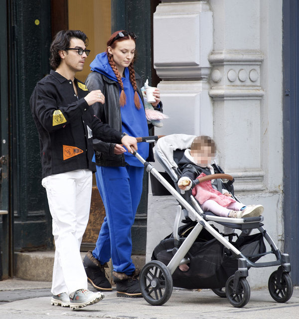SOPHIE TURNER, JOE JONAS