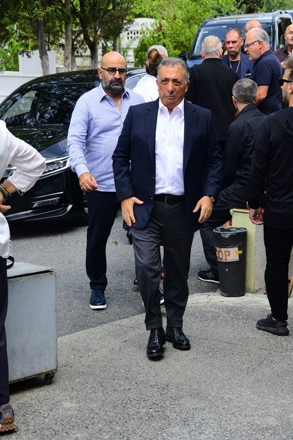 BEŞİKTAŞ SPOR KULÜBÜ BAŞKANI AHMET NUR ÇEBİ CENAZEDE AİLEYE DESTEK OLDU