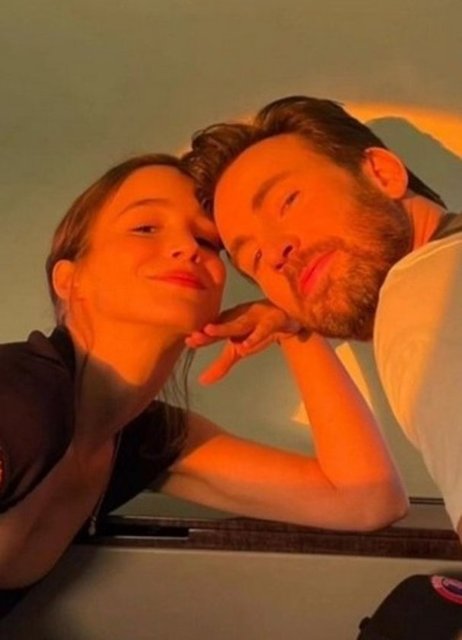 CHRIS EVANS, ALBA BAPTISTA