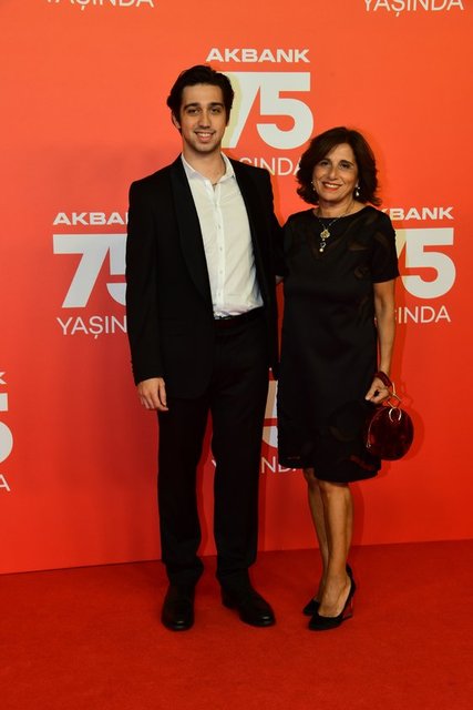 JAMES SYMES, CANAN BAŞARAN SYMES