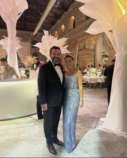 ÖZNUR-BURAK YAKIN ÇİFTİ MUTLU GÜNLERİNDE ATASAY KAMER VE CHIARA DE ROCCHI'Yİ YALNIZ BIRAKMADI