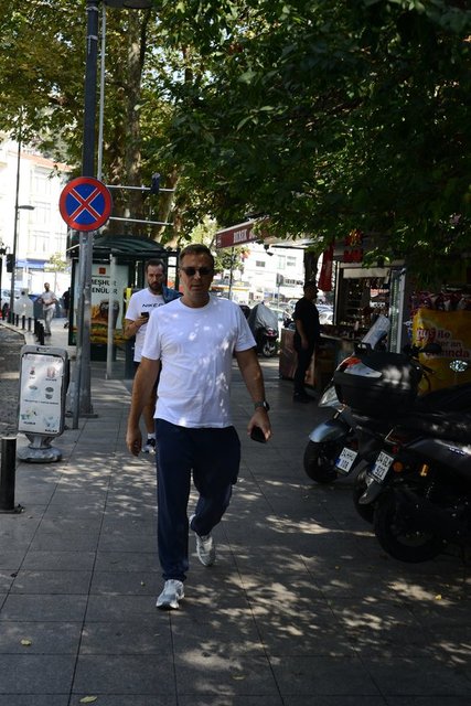 FİBA HOLDİNG YÖNETİM KURULU BAŞKANI MURAT ÖZYEĞİN BEBEK'TE YÜRÜYÜŞ YAPTI.