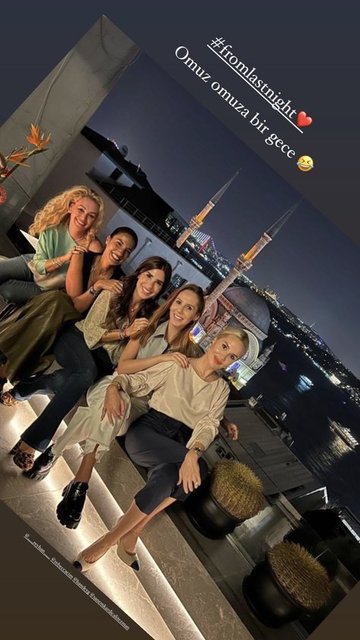 MELDA KOSİF YAKIN DOSTLARI SANEM TEZMAN VE HANDE GAMGAM İLE BİR ARAYA GELDİ.