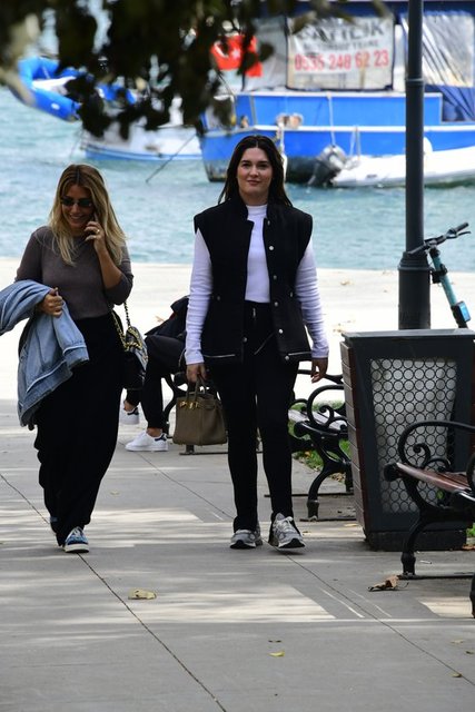 İPEK TOPLUSOY BEBEK'TE YÜRÜYÜŞ YAPTI