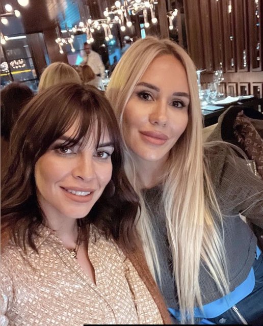 NESLİŞAH ALKOÇLAR DÜZYATAN VE SANEM TEZMAN BİR ARAYA GELEREK HASRET GİDERDİLER.