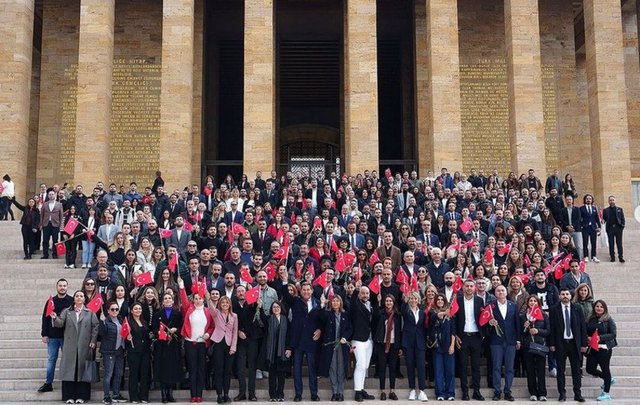 BOYNER GRUP ANITKABİR'E GİTTİ