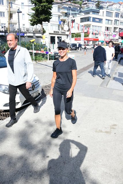 ZEYNEP ÜSTÜNEL