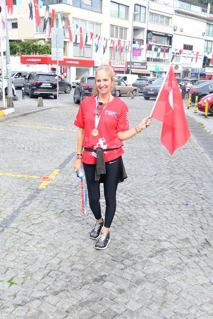 ASLI PAMİR CUMHURİYET KADINLAR KOŞUSU'NA KATILDI.